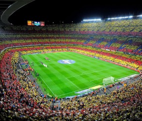 开云体育APP下载-当足球横扫欧洲，羽球点燃亚洲，体育之夜的跨国交响