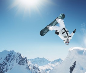 开云体育-街道狂飙与活塞争锋，F1与篮球的跨界胜利哲学