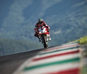 开云体育直播-卡拉斯科一锤定音！切尔西绝杀巴拉圭，比利时巨星主宰比赛走向